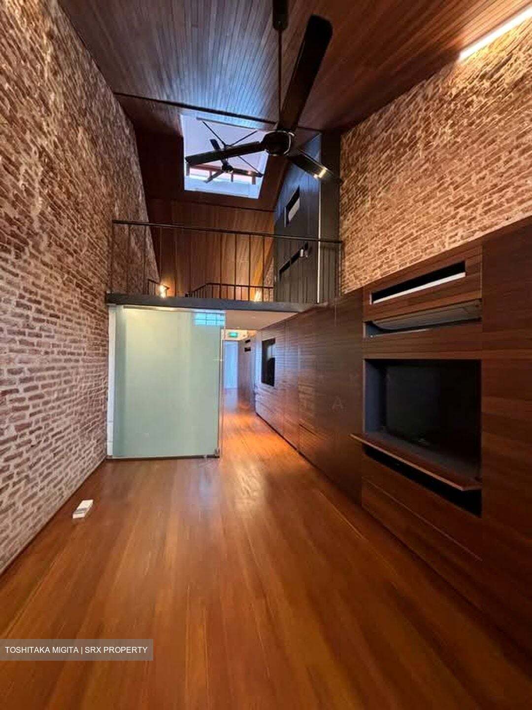Jalan Pisang (D7), Shop House #564637631
